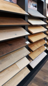 Der Parkett Riese Ausstellung – koelnparkett Musterständer